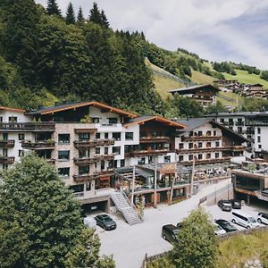 THOMSN-Alpine Rock Hotel